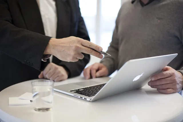 consulenza, edp, uomo d'affari, uomini d'affari, notebook, riunione, consulenza, consulenza, consulenza, consulenza, consulenza, riunione. Clausole di recesso e uscita anticipata dal contratto di consulenza